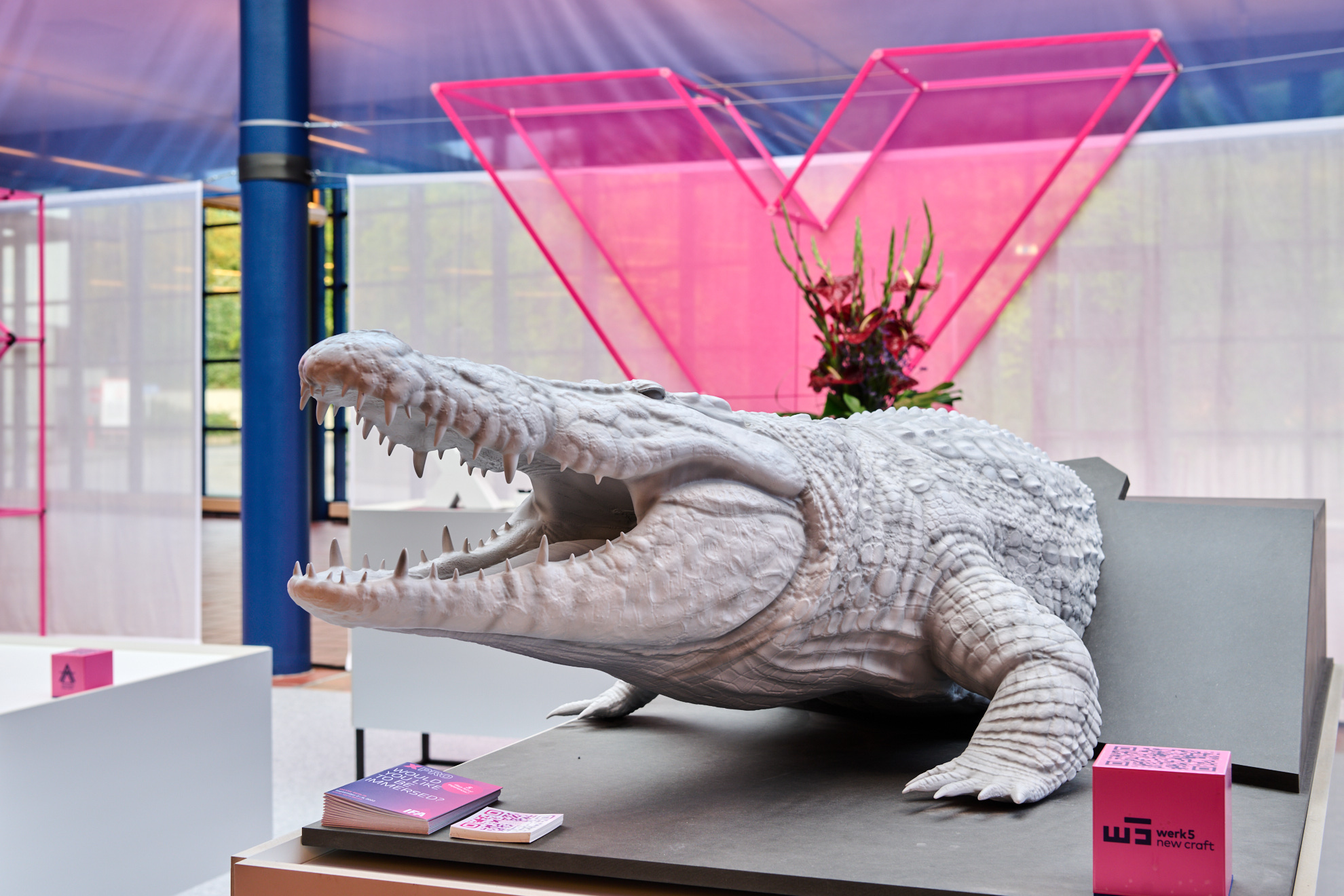 Das Krokodil von WERK 5, Ein Objekt zum Anfassen, das Ausstellungen interaktiv macht und digitale Inhalte mit haptischen Erfahrungen verbindet.